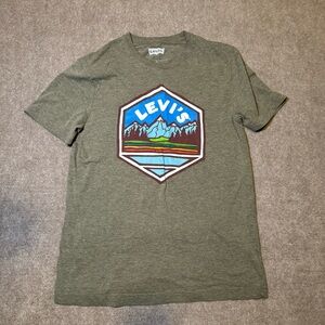 Levi's tshirt mens M Medium green short sleeve crew neck Nature mountain